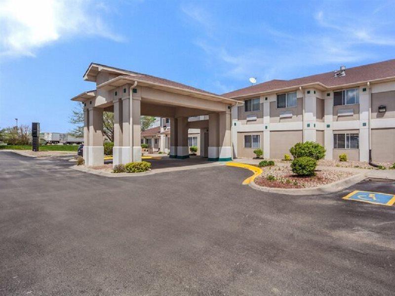 Quality Inn & Suites West Omaha - Ne Linclon Luaran gambar