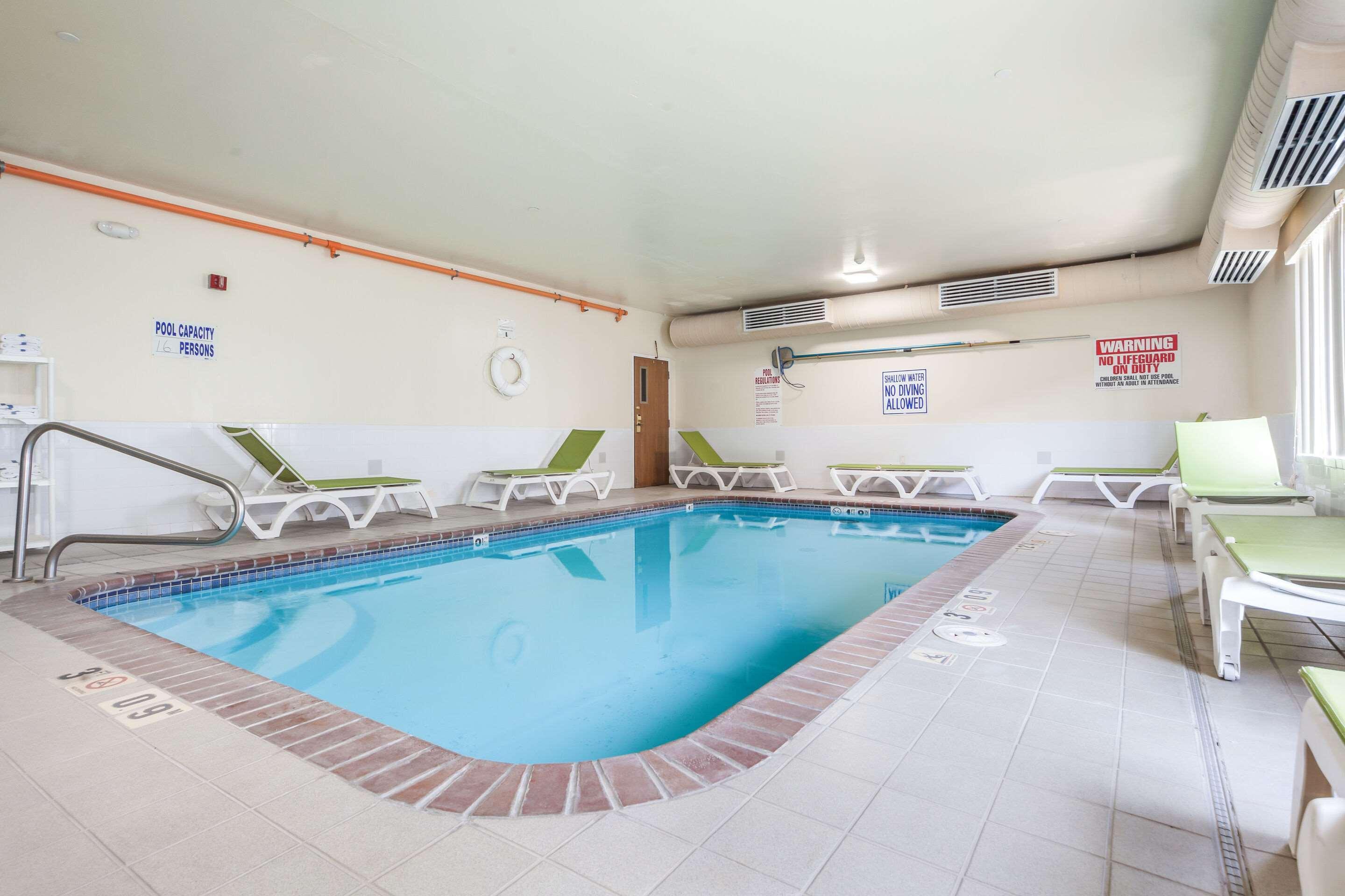 Quality Inn & Suites West Omaha - Ne Linclon Luaran gambar