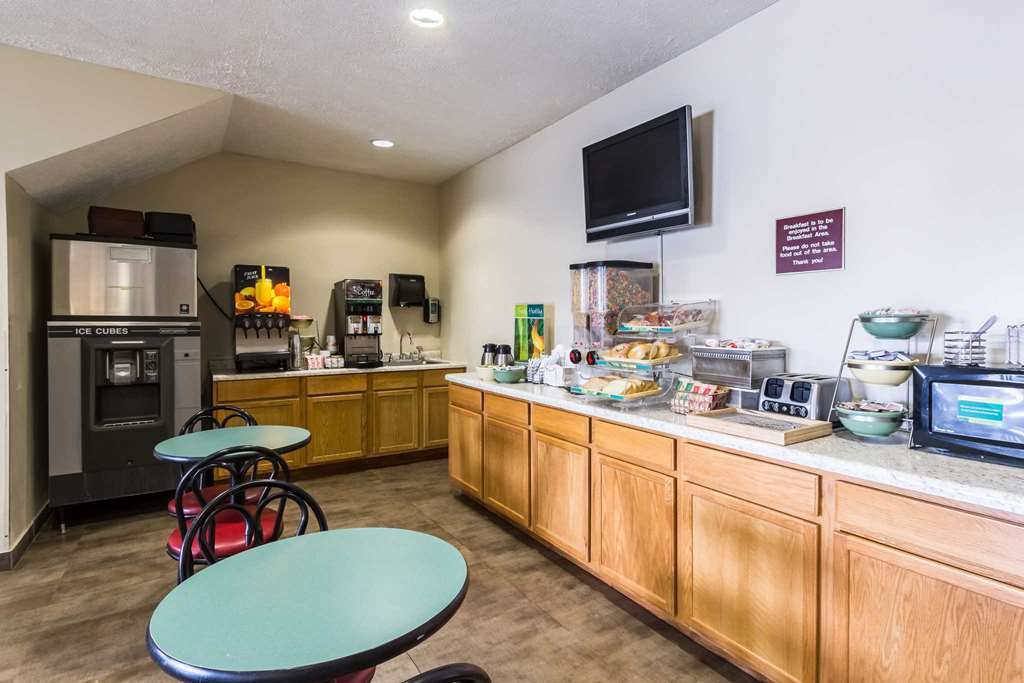 Quality Inn & Suites West Omaha - Ne Linclon Restoran gambar